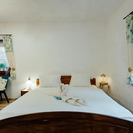 Miluska Lodge *